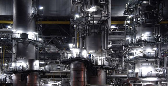 La cotización mensual del estireno traslada en diciembre el abaratamiento sufrido por las materias primas