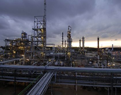 Solvay concluye la parada programada en Tavaux mientras que Hexion está a punto de concluir la suya en Pernis