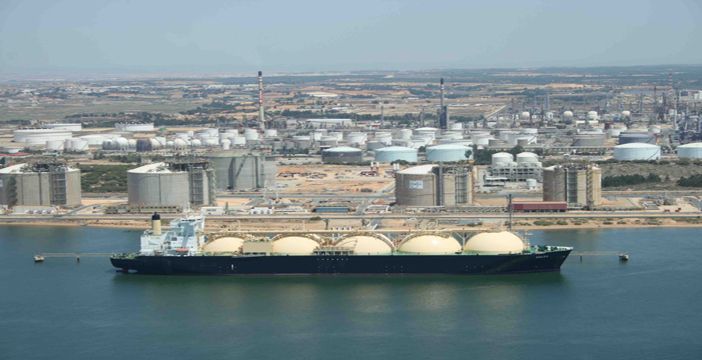 El desplome sufrido por el valor del barril de Brent  en 2014 reduce la facturación del Polo Químico de Huelva