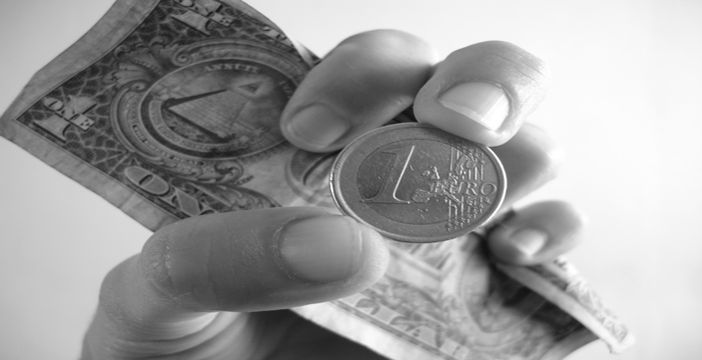 El benceno sufre una ínfima erosión de 2 $/Tm. en octubre,  pero sube 1 €/Tm. en la Eurozona por el tipo cambiario actual